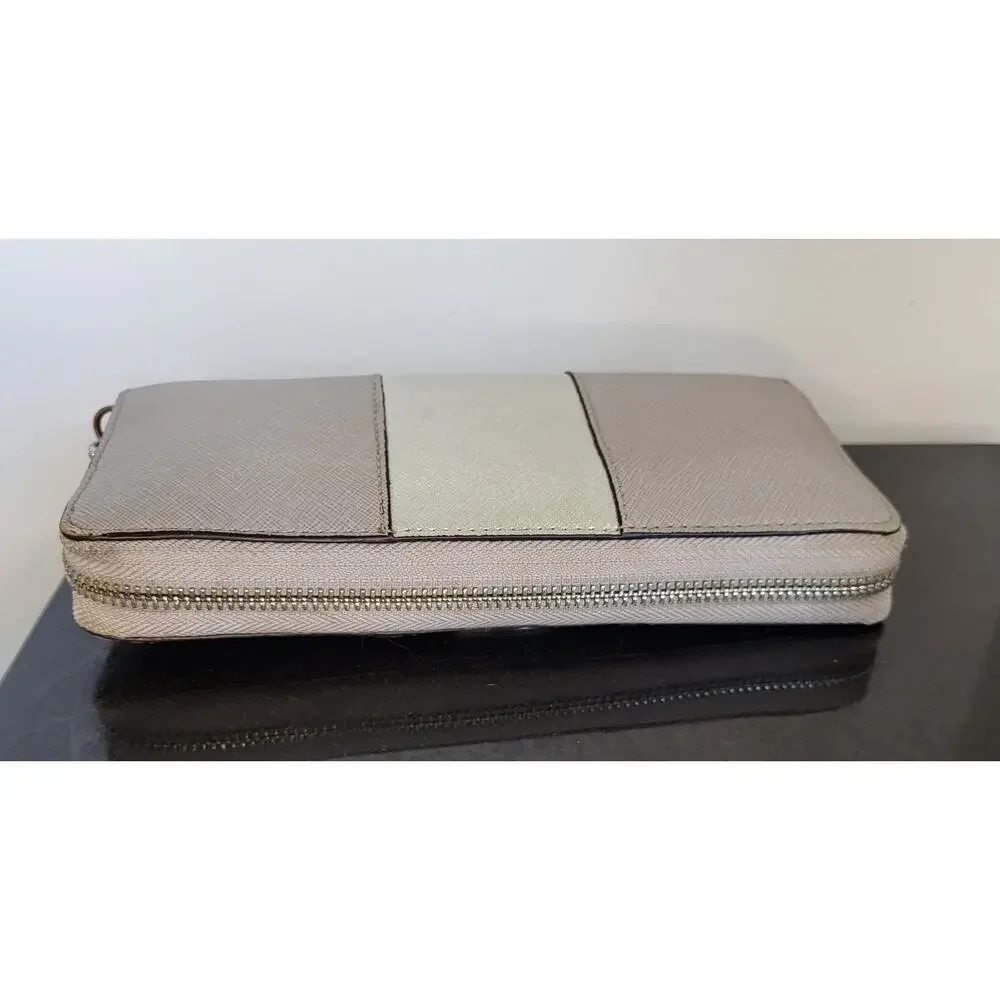 Michael Kors Jet Set Continental Gray & Silver Clutch - Wallet, Large 9 X 4